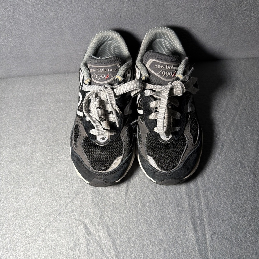 Size 11 Kids NEW Balance Fuel Cell 990v6